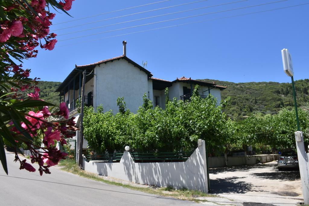 Hotel Studio Kostas Asprogerakata Exteriér fotografie